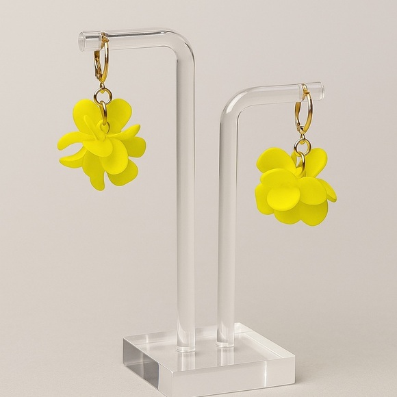 Elegant Yellow Floral Earrings - Picture 3 of 3